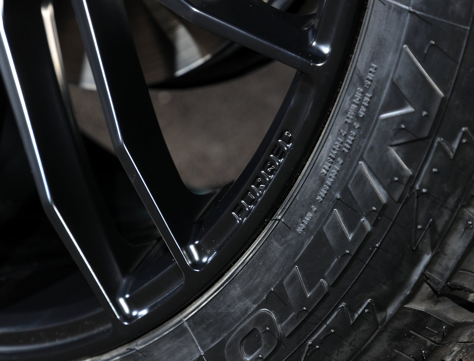 グリッドオリジナル鍛造22インチホイール